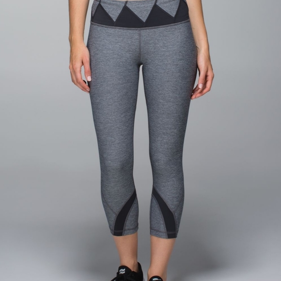 Lululemon Inspire Crop - Picture 2 of 9